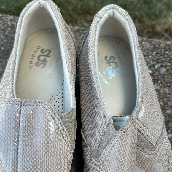 SAS Men's Beige Slip-On Loafers - Picture 2 of 5